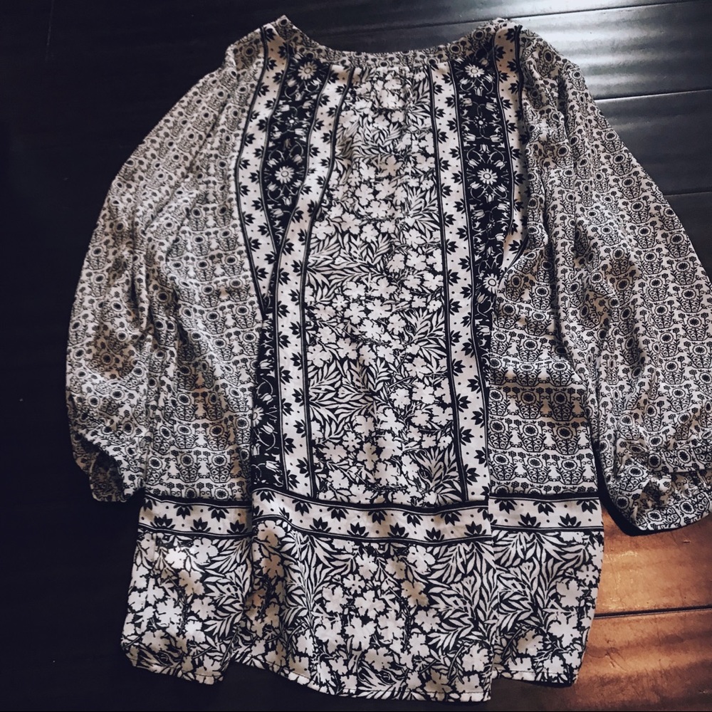 Patterned sheer blouse - Picture 3 of 4